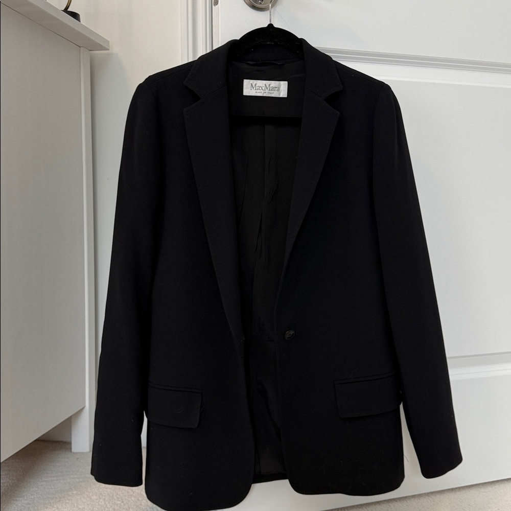 Max Mara Virgin Wool Black Blazer Pointed Collar Button Closure - Picture 5 of 14